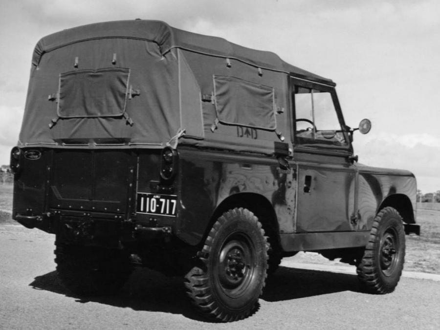  Land Rover Series II 88 Command Reconnaissance 1958 года  (фото 2 из 3)